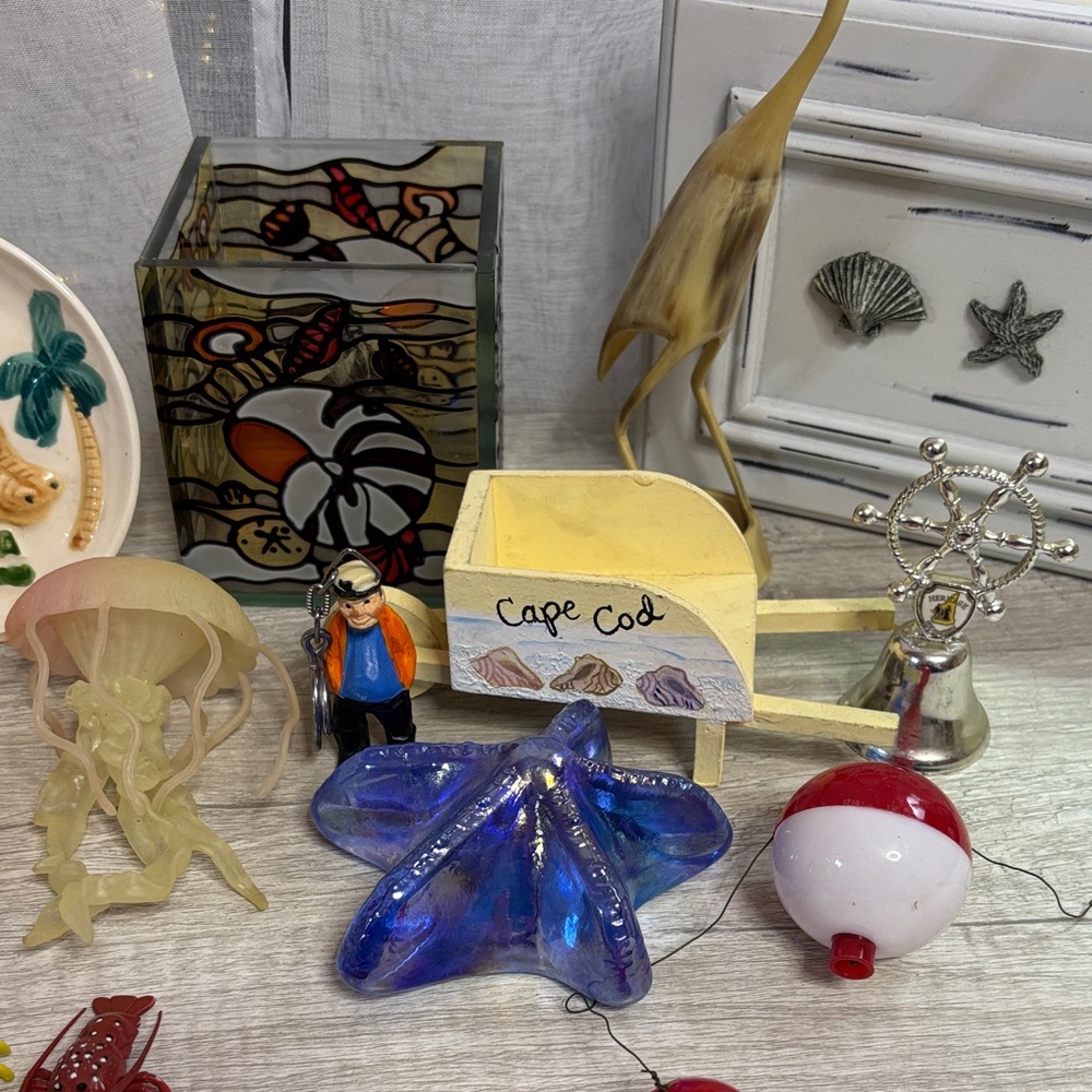 Assorted Nautical Decor Collection - Picture 3 of 7